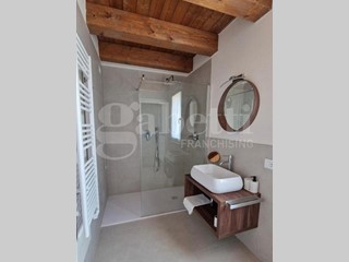 Casale in Vendita a San Pietro in Cariano, 2'000'000€, 400 m², arredato