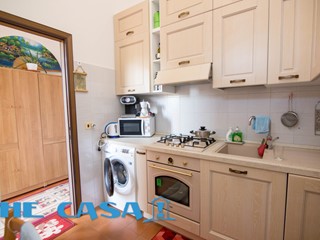 Trilocale in Vendita a Saludecio, zona Santa Maria Del Monte, 120'000€, 90 m²