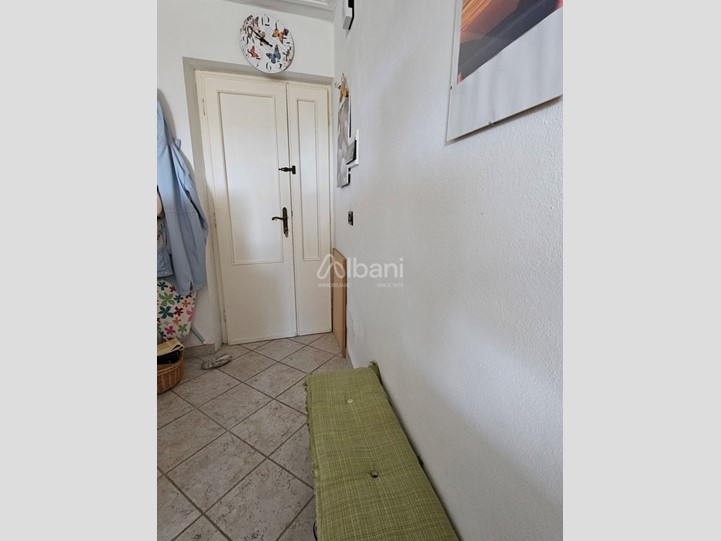 Trilocale in Vendita a Vezzano Ligure, zona Vezzano Alto, 62'000€, 74 m²