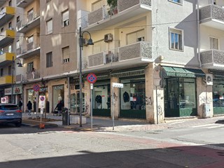 Immobile commerciale in Affitto a Cagliari, zona San Benedetto, 3'200€, 87 m²