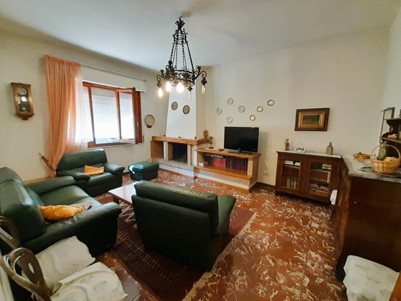 Appartamento in Vendita a San Miniato, zona Isola, 197'000€, 250 m²