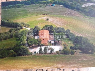 Casa di corte in Vendita a Casciana Terme Lari, 490'000€, 560 m²