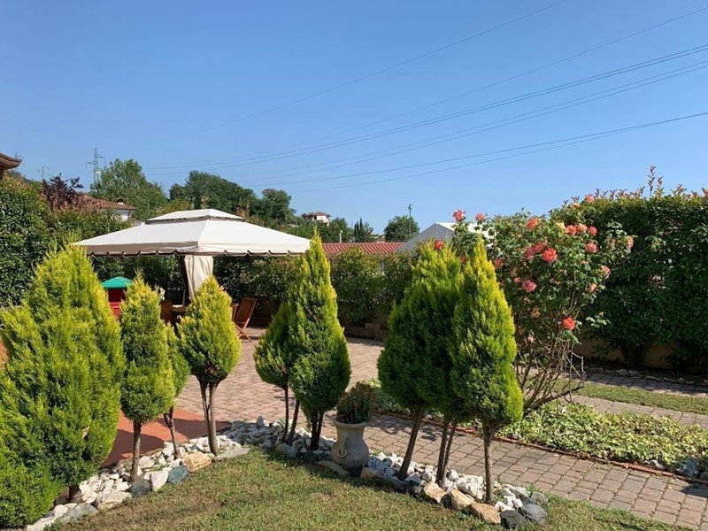 Villa bifamiliare in Vendita a Castelnuovo Magra, 570'000&euro;, 250 m², arredato
