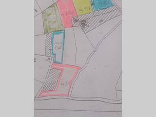 Terreno agricolo in Vendita a Carrara, zona Avenza, 30'000€, 1000 m²