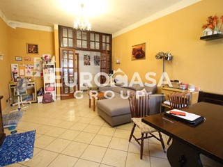 Casa Indipendente in Vendita a Lucca, zona San Lorenzo a Vaccoli, 185'000€, 145 m², con Box