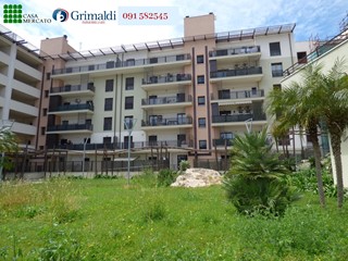 Appartamento in Vendita a Palermo, 310'000€, 158 m²