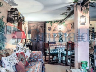 Appartamento in Vendita a Aulla, 150'000€, 190 m², arredato