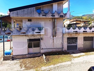 Magazzino in Affitto a Marano Marchesato, 600&euro;, 260 m²