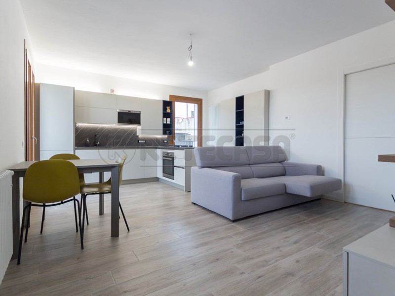 Quadrilocale in Vendita a Lugo di Vicenza, 168'000€, 95 m², arredato, con Box