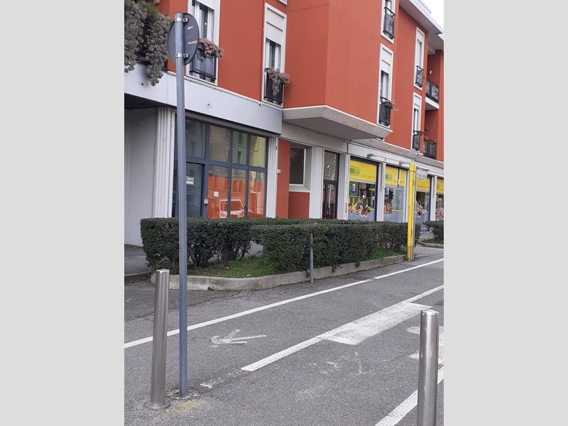 Immobile commerciale in Vendita a Brescia, zona volta, 45'000€, 200 m²