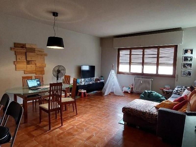 Appartamento in Vendita a Pistoia, 195'000€, 140 m²