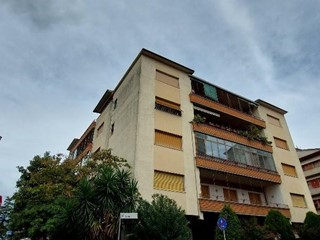 Appartamento in Vendita a Pistoia, 195'000€, 140 m²