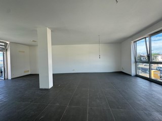 Immobile commerciale in Vendita a Bientina, 75'000€, 68 m²