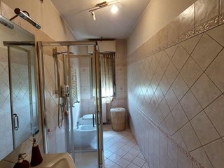 Appartamento in Vendita a Empoli, zona Serravalle, 165'000€, 95 m², arredato