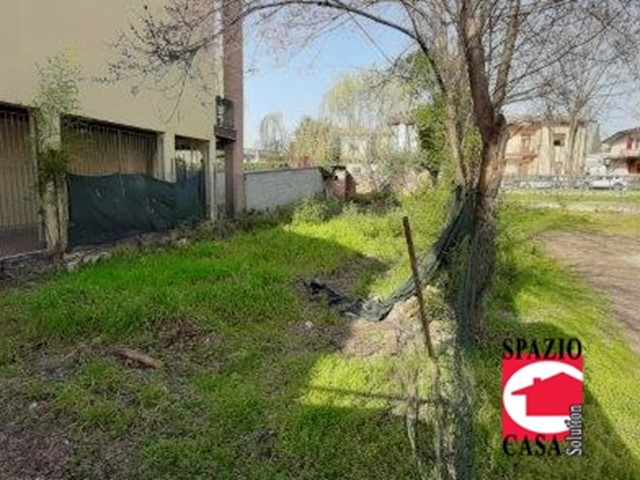 Casale in Vendita a Montirone, 30'000€, 100 m²