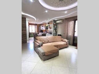 Quadrilocale in Vendita a Frattamaggiore, 340'000€, 190 m²