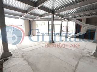 Casale in Vendita a Perugia, 195'000€, 186 m²