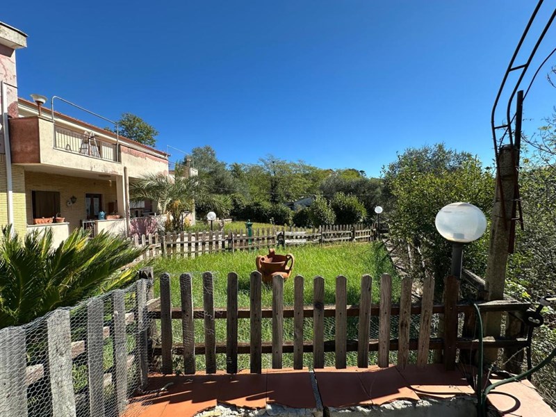 Casa Indipendente in Vendita a Nazzano, 248'000€, 257 m²