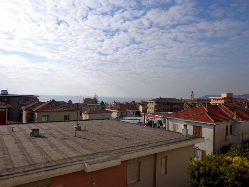 Quadrilocale in Vendita a Santo Stefano al Mare, 235'000€, 120 m², arredato