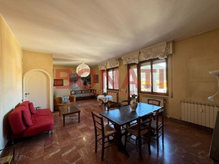 Appartamento in Vendita a La Spezia, zona Centro, 395'000€, 164 m²