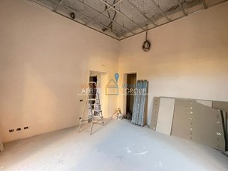 Immobile commerciale in Vendita a Carrara, 120'000€, 70 m²