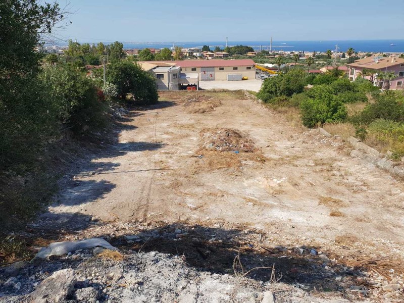 Terreno industriale in Vendita a Siracusa, zona Belvedere CittÃ  Giardino, 70'000€, 1590 m²