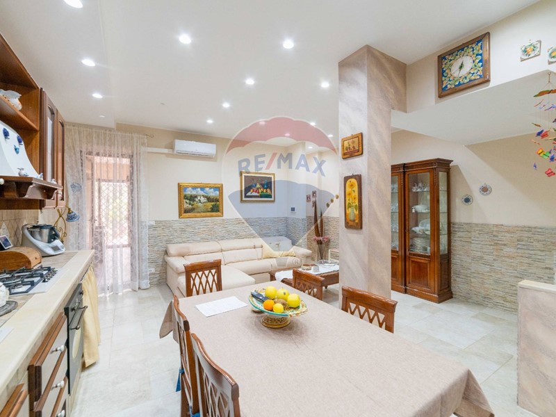 Casa Indipendente in Vendita a Acireale, zona Pozzillo, 95'000€, 90 m²