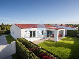 Casa di corte in Vendita a Loiri Porto San Paolo, 435'000€, 360 m²
