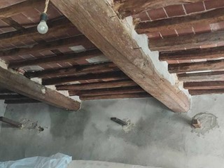 Casa Semi Indipendente in Vendita a Carrara, 110'000€, 150 m²