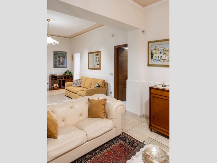 Appartamento in Vendita a Barcellona Pozzo di Gotto, 225'000€, 160 m²