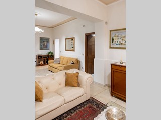 Appartamento in Vendita a Barcellona Pozzo di Gotto, 225'000€, 160 m²