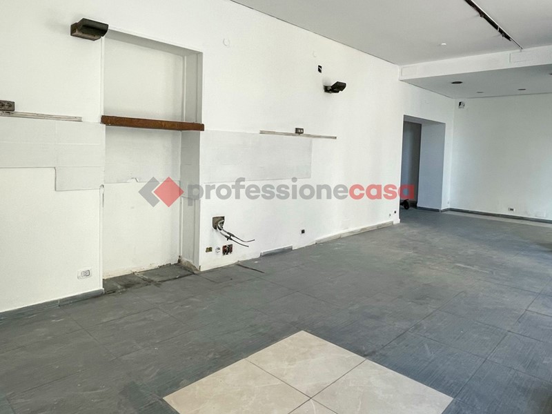 Negozio in Vendita a Siracusa, 110'000€, 80 m²
