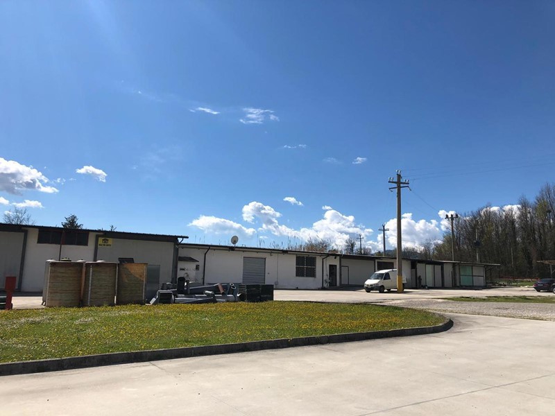 Negozio in Affitto a Cassino, 600€, 200 m²