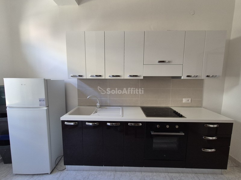 Trilocale in Affitto a Catanzaro, zona Fortuna, 450&euro;, 60 m², arredato