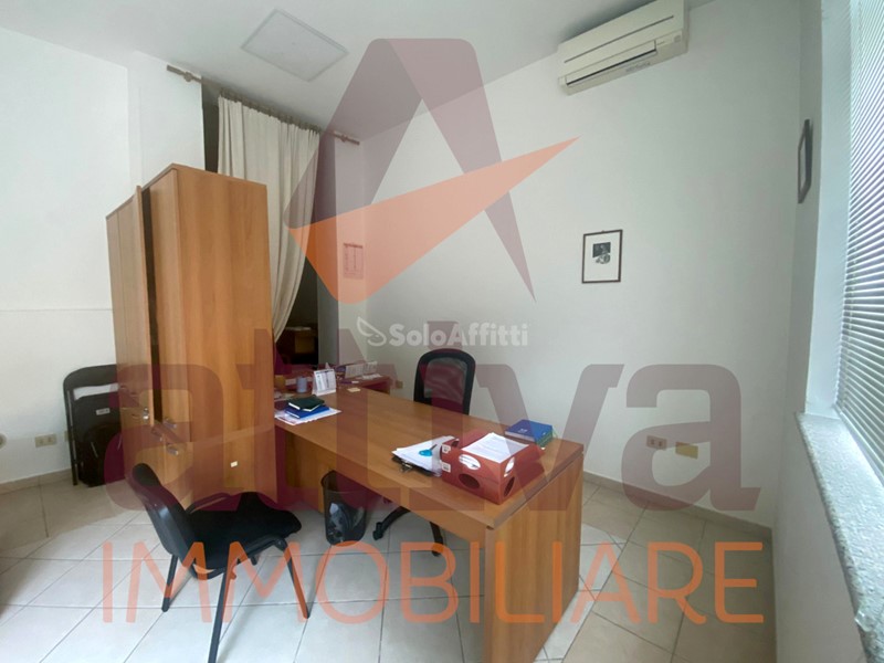 Ufficio in Affitto a Castelfidardo, 450€, 35 m²