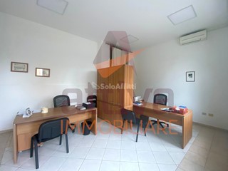 Ufficio in Affitto a Castelfidardo, 450€, 35 m²