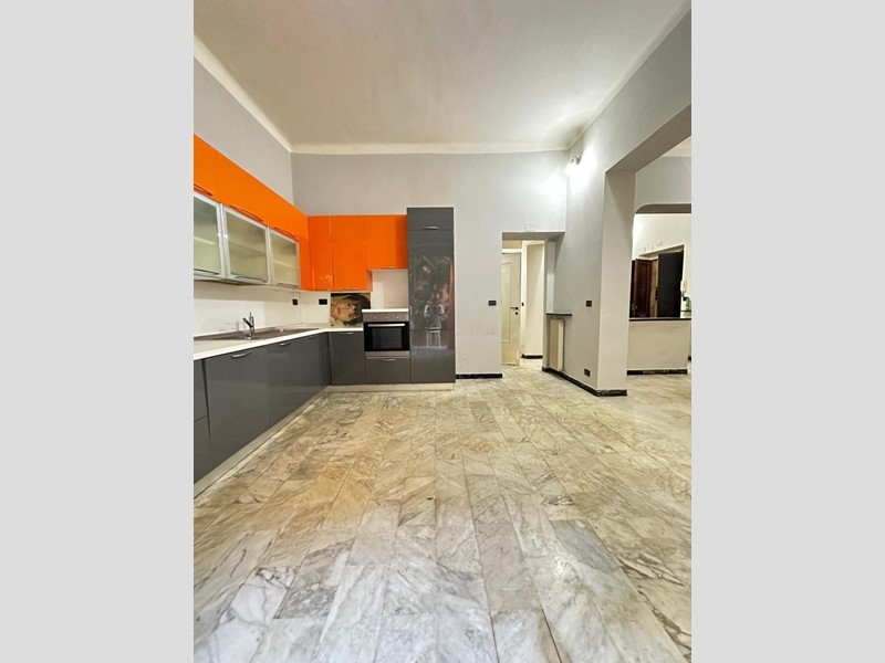 Appartamento in Vendita a Genova, 198'000€, 90 m²