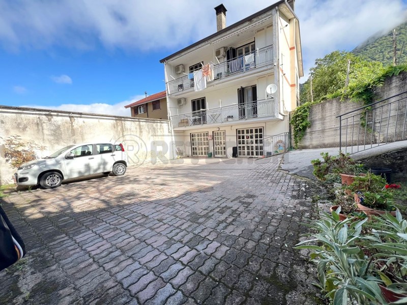Trilocale in Vendita a Solofra, 139'000€, 100 m², con Box