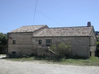 Casale in Vendita a Porto Sant'Elpidio, 295'000€, 250 m²