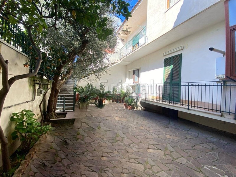 Casa Indipendente in Vendita a Giugliano in Campania, 269'000&euro;, 175 m²