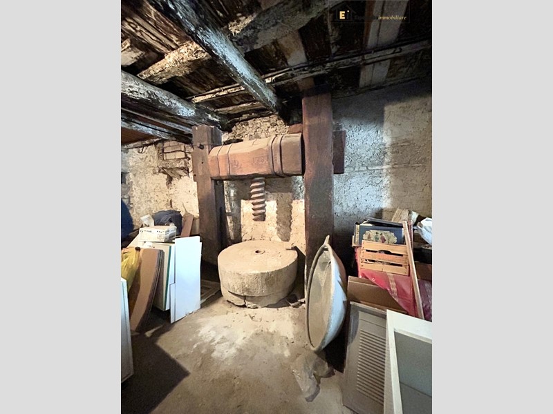 Magazzino in Vendita a Casperia, 49'000&euro;, 100 m²