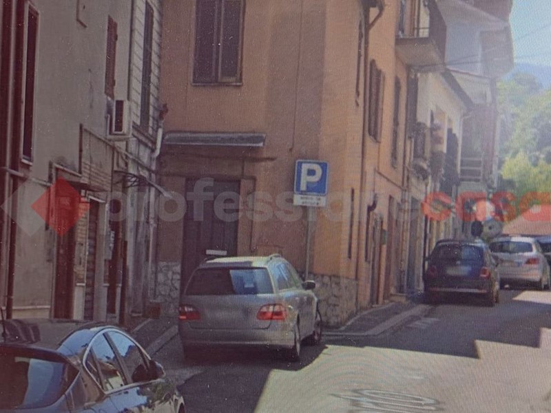 Negozio in Vendita a Ceccano, 12'999€, 30 m²