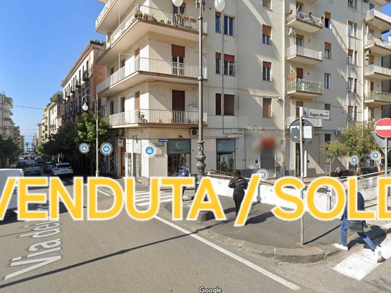 Appartamento in Vendita a Salerno, zona Centro, 290'000€, 85 m², arredato