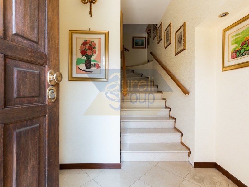 Casa Indipendente in Vendita a Roma, zona Ciampino, 990'000&euro;, 350 m²