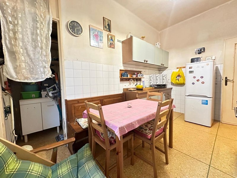 Appartamento in Vendita a Genova, 98'000€, 72 m²