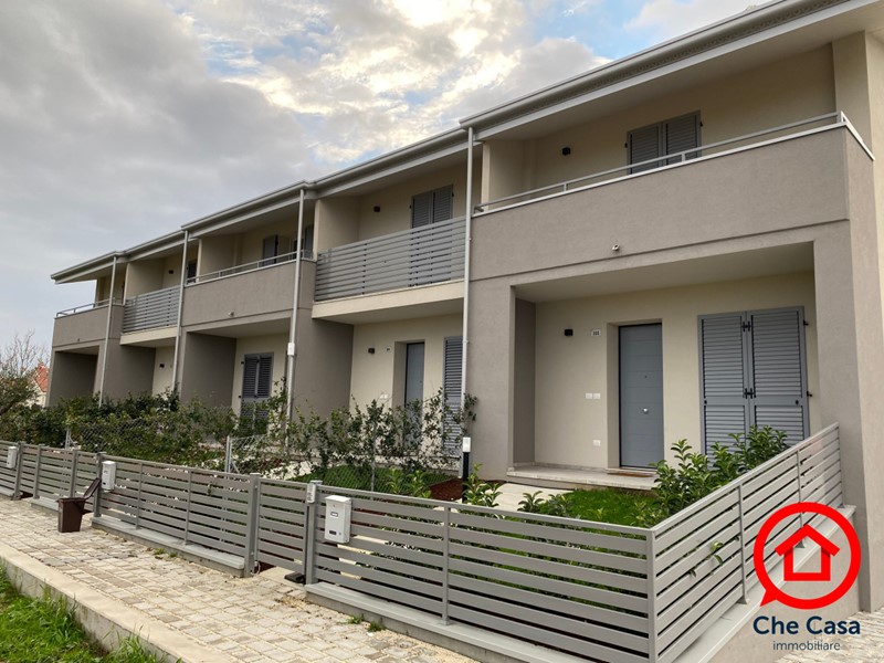 Casa Semi Indipendente in Vendita a Cesena, zona Case Finali, 480'000€, 160 m², con Box