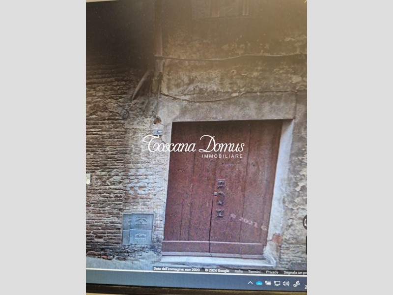 Immobile commerciale in Vendita a Siena, 160'000€, 75 m²