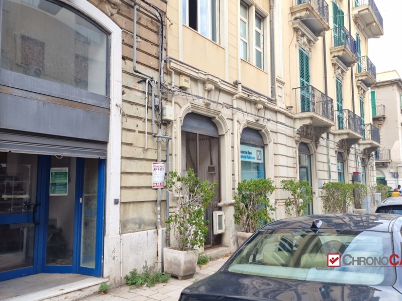 Negozio in Vendita a Messina, 105'000€, 70 m²