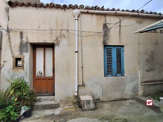 Casa Semi Indipendente in Vendita a Messina, 6'500€, 65 m²