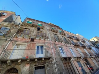 Appartamento in Vendita a Patti, 40'000€, 177 m²